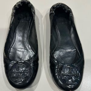 Tory Burch Flats Size 8  Black Patent Leather.  Good condition!
